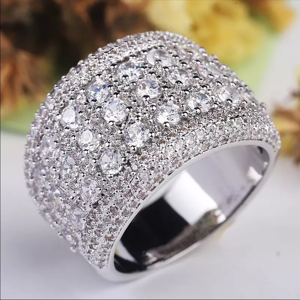 🌟Gorgeous Brilliant Sterling Silver Ring